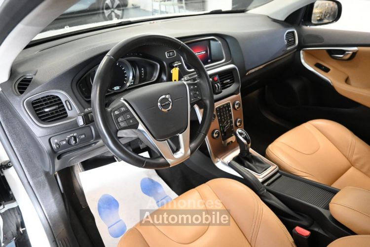 Volvo V40 CROSS COUNTRY T3 152 Geartronic 6 Luxe - <small></small> 17.996 € <small>TTC</small> - #8