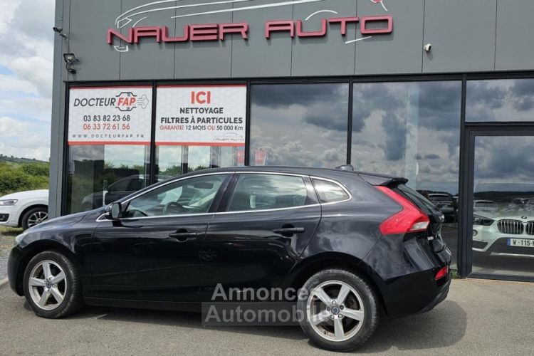 Volvo V40 D2 115 Momentum - <small></small> 9.990 € <small>TTC</small> - #2