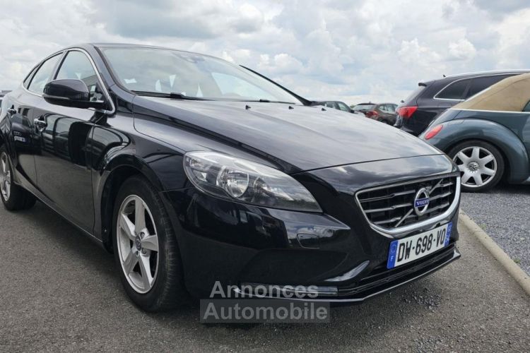 Volvo V40 D2 115 Momentum - <small></small> 9.990 € <small>TTC</small> - #5