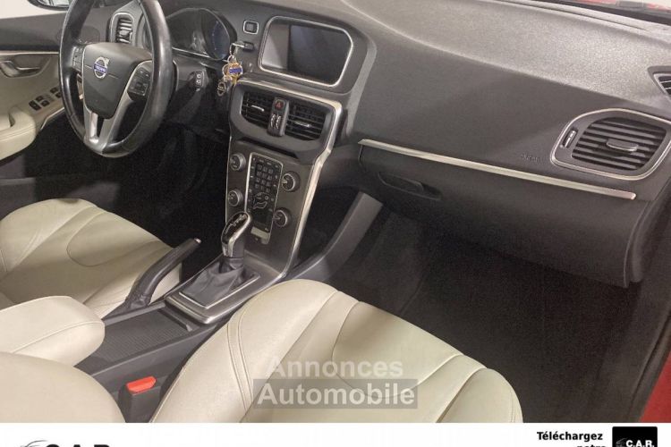 Volvo V40 D2 115 Summum Powershift A - <small></small> 14.990 € <small>TTC</small> - #6