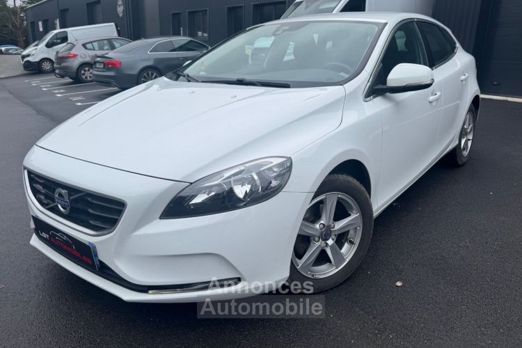 Volvo V40 II D2 120ch Kinetic - <small></small> 10.990 € <small>TTC</small> - #2