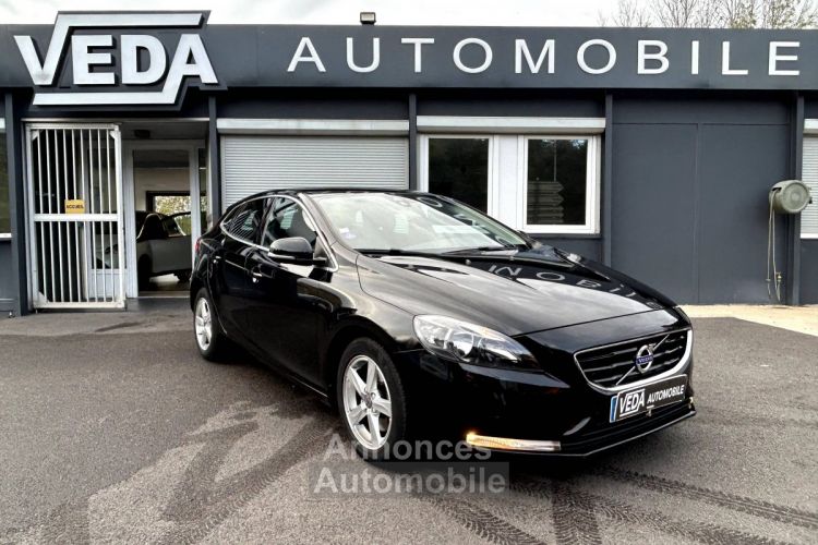 Volvo V40 II T2 122ch R-Design - <small></small> 12.990 € <small>TTC</small> - #1