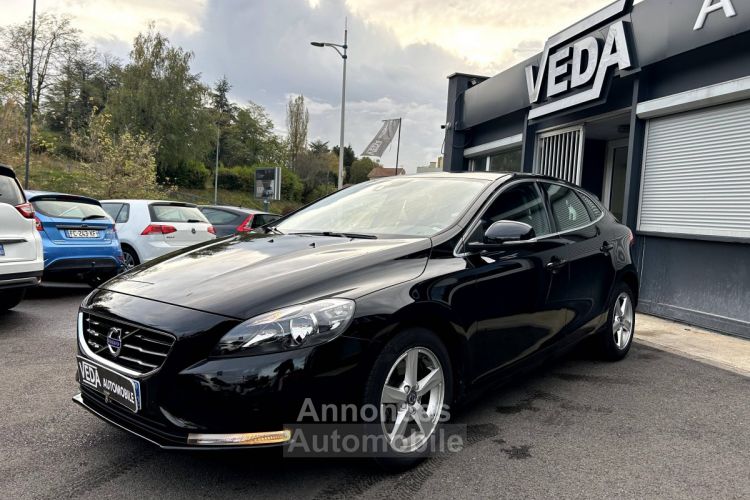 Volvo V40 II T2 122ch R-Design - <small></small> 12.990 € <small>TTC</small> - #2