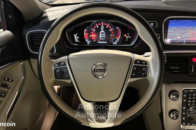 Volvo V40 inscription luxe 2.0 ti 152 cv garantie 6 mois - <small></small> 15.490 € <small>TTC</small> - #9