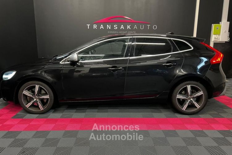 Volvo V40 T2 122 ch Geartronic 6 R-Design - <small></small> 13.990 € <small>TTC</small> - #2