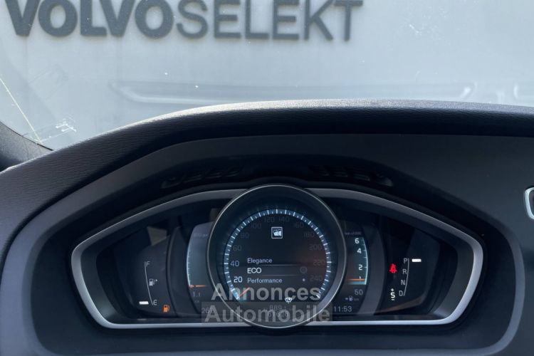 Volvo V40 T3 152 R-Design Geartronic A - <small></small> 17.989 € <small>TTC</small> - #23