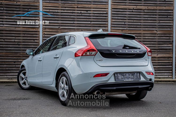 Volvo V40 T3 1.6i  - 1STE EIGENAAR - HISTORIEK - PARKEERSENSOREN - AIRCO - CRUISECONTROL - <small></small> 12.499 € <small>TTC</small> - #2