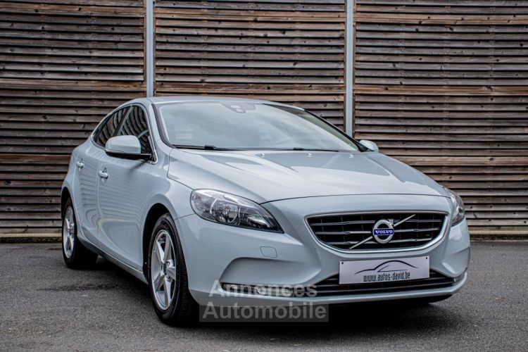 Volvo V40 T3 1.6i  - 1STE EIGENAAR - HISTORIEK - PARKEERSENSOREN - AIRCO - CRUISECONTROL - <small></small> 12.499 € <small>TTC</small> - #6