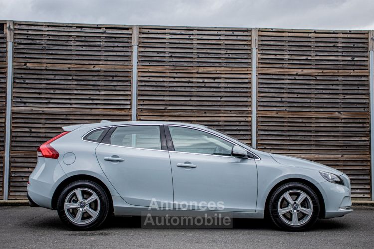 Volvo V40 T3 1.6i  - 1STE EIGENAAR - HISTORIEK - PARKEERSENSOREN - AIRCO - CRUISECONTROL - <small></small> 12.499 € <small>TTC</small> - #7