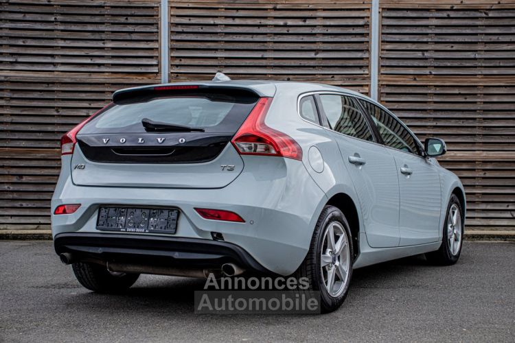 Volvo V40 T3 1.6i  - 1STE EIGENAAR - HISTORIEK - PARKEERSENSOREN - AIRCO - CRUISECONTROL - <small></small> 12.499 € <small>TTC</small> - #8