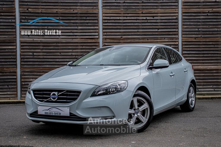 Volvo V40 T3 1.6i  - 1STE EIGENAAR - HISTORIEK - PARKEERSENSOREN - AIRCO - CRUISECONTROL - <small></small> 12.499 € <small>TTC</small> - #34