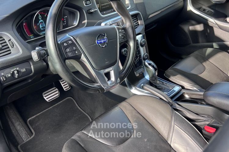 Volvo V40 Volvo V40 D3 150 R-DESIGN GEARTRONIC 6 – Régulateur De Vitesse – Bluetooth – Clim Auto. – Révision Faite – Garantie 12 Mois - Prix sur Demande - #1