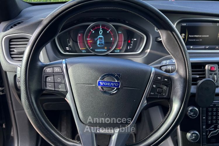 Volvo V40 Volvo V40 D3 150 R-DESIGN GEARTRONIC 6 – Régulateur De Vitesse – Bluetooth – Clim Auto. – Révision Faite – Garantie 12 Mois - Prix sur Demande - #4