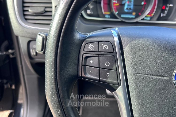 Volvo V40 Volvo V40 D3 150 R-DESIGN GEARTRONIC 6 – Régulateur De Vitesse – Bluetooth – Clim Auto. – Révision Faite – Garantie 12 Mois - Prix sur Demande - #5