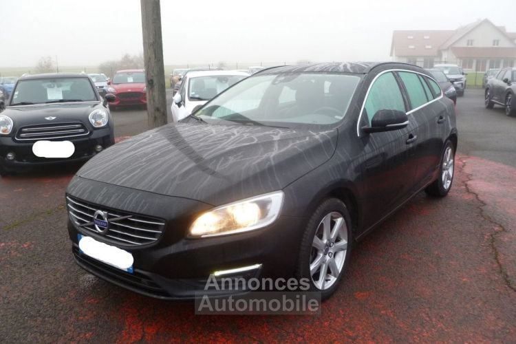 Volvo V60 2.0  D3 150CH BUSINESS GEARTRONIC 6 BOITE AUTO - <small></small> 18.950 € <small>TTC</small> - #1