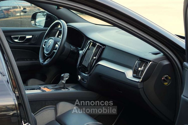 Volvo V60 2.0 D3 R-DESIGN COCKPIT NAVI PANORAMIQUE RADAR 6DT - <small></small> 26.990 € <small>TTC</small> - #11