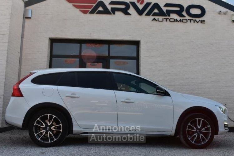 Volvo V60 2.0D Cross Country - <small></small> 13.950 € <small>TTC</small> - #2