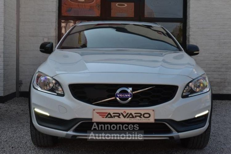 Volvo V60 2.0D Cross Country - <small></small> 13.950 € <small>TTC</small> - #4