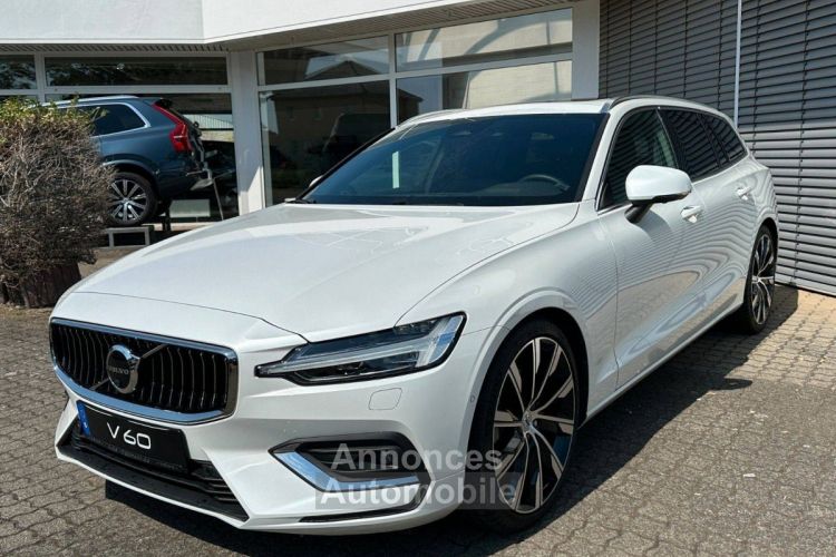 Volvo V60 B4 197ch Plus Style Dark Geartronic 8 - <small></small> 41.990 € <small>TTC</small> - #1