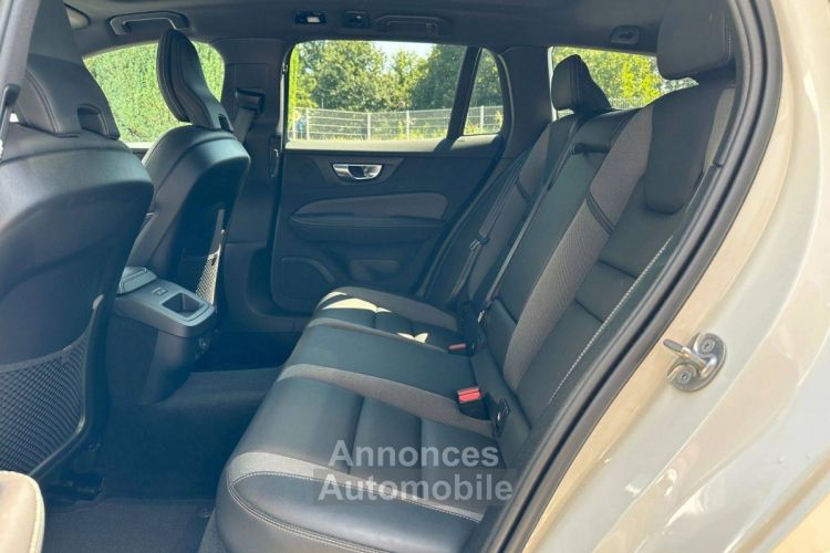 Volvo V60 B4 197ch Plus Style Dark Geartronic 8 - <small></small> 41.990 € <small>TTC</small> - #13