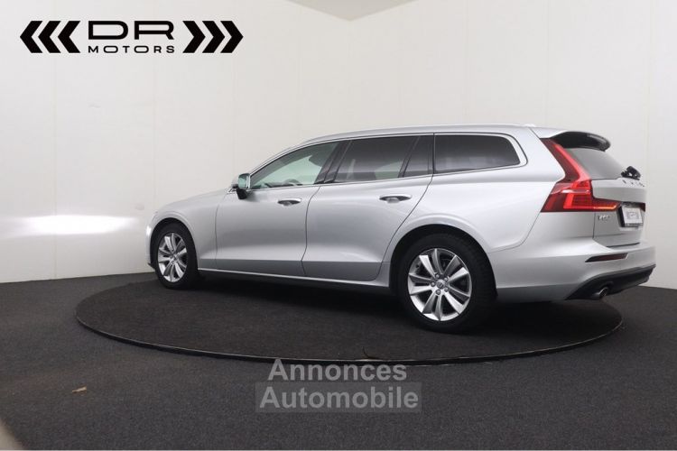 Volvo V60 B4 MOMENTUM GEARTRONIC - LEDER LED KEYLESS ENTRY MIRROR LINK - <small></small> 27.995 € <small>TTC</small> - #2