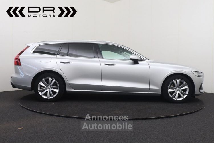 Volvo V60 B4 MOMENTUM GEARTRONIC - LEDER LED KEYLESS ENTRY MIRROR LINK - <small></small> 27.995 € <small>TTC</small> - #9