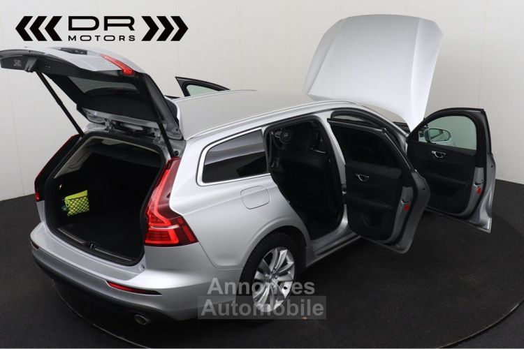 Volvo V60 B4 MOMENTUM GEARTRONIC - LEDER LED KEYLESS ENTRY MIRROR LINK - <small></small> 27.995 € <small>TTC</small> - #11