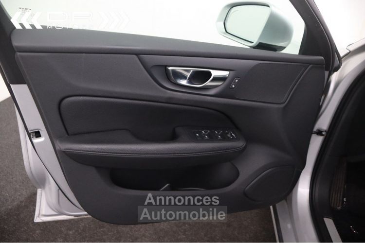 Volvo V60 B4 MOMENTUM GEARTRONIC - LEDER LED KEYLESS ENTRY MIRROR LINK - <small></small> 26.995 € <small>TTC</small> - #37