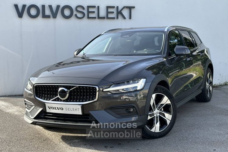 Volvo V60 CROSS COUNTRY B4 AWD 197 ch Geartronic 8 Cross Country Pro - <small></small> 53.900 € <small>TTC</small> - #1