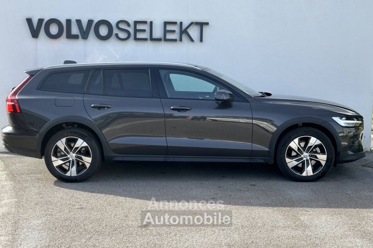 Volvo V60 CROSS COUNTRY B4 AWD 197 ch Geartronic 8 Cross Country Pro - <small></small> 53.900 € <small>TTC</small> - #3