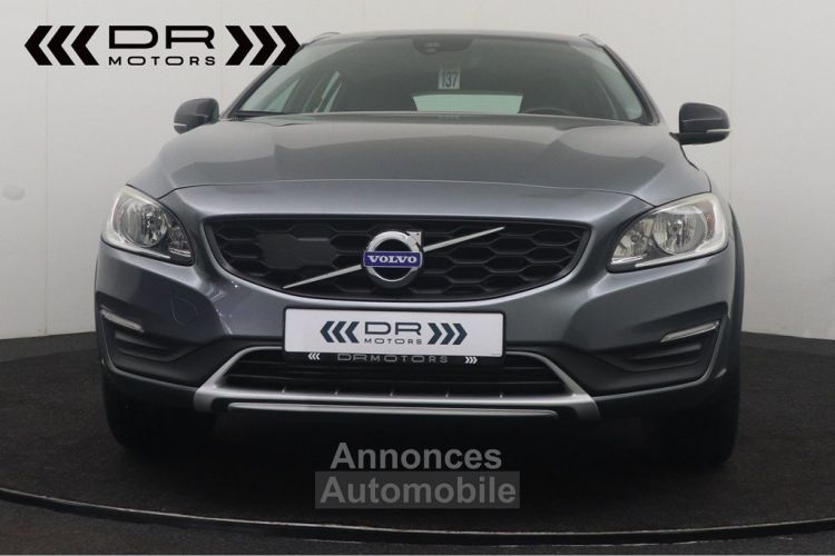 Volvo V60 Cross Country D3 - LEDER NAVI - <small></small> 14.995 € <small>TTC</small> - #2