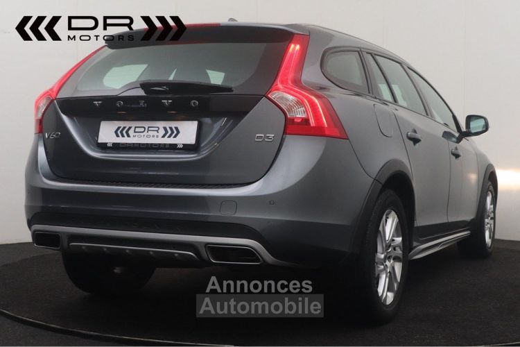 Volvo V60 Cross Country D3 - LEDER NAVI - <small></small> 14.995 € <small>TTC</small> - #5