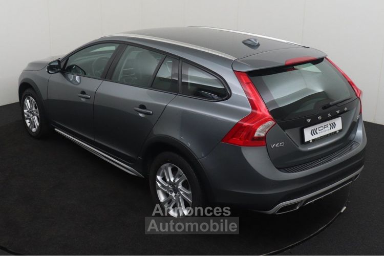 Volvo V60 Cross Country D3 - LEDER NAVI - <small></small> 14.995 € <small>TTC</small> - #8