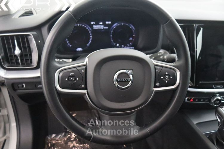 Volvo V60 D3 Geartronic MOMENTUM PRO - LED NAVI TREKHAAK MIRROR LINK SLECHTS 37.219km - <small></small> 26.495 € <small>TTC</small> - #29
