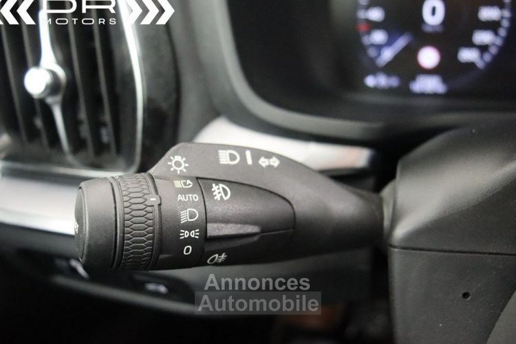 Volvo V60 D3 Geartronic MOMENTUM PRO - LED NAVI TREKHAAK MIRROR LINK SLECHTS 37.219km - <small></small> 26.495 € <small>TTC</small> - #32