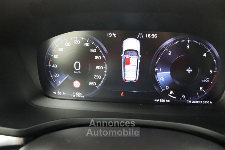 Volvo V60 D3 Kinetic - NAVIGATIE BLUETOOTH MIRROR LINK - <small></small> 18.495 € <small>TTC</small> - #31