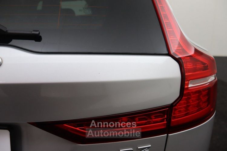 Volvo V60 D3 Kinetic - NAVIGATIE BLUETOOTH MIRROR LINK - <small></small> 18.495 € <small>TTC</small> - #42