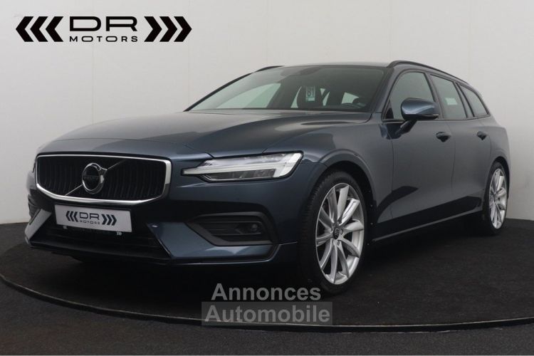 Volvo V60 D3 MOMENTUM - LEDER LED NAVI MIRRORLINK - <small></small> 24.495 € <small>TTC</small> - #1