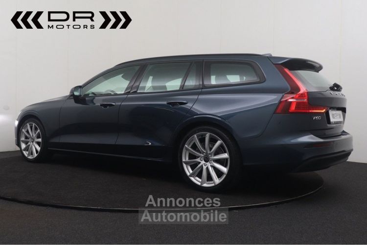 Volvo V60 D3 MOMENTUM - LEDER LED NAVI MIRRORLINK - <small></small> 24.495 € <small>TTC</small> - #5