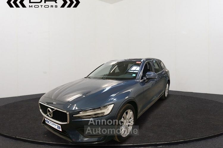 Volvo V60 D3 MOMENTUM - LEDER LED NAVI MIRRORLINK - <small></small> 27.495 € <small>TTC</small> - #1