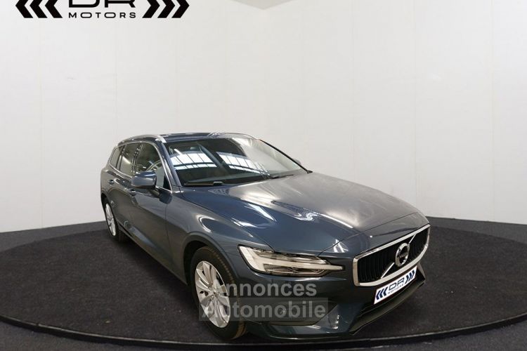 Volvo V60 D3 MOMENTUM - LEDER LED NAVI MIRRORLINK - <small></small> 27.495 € <small>TTC</small> - #4