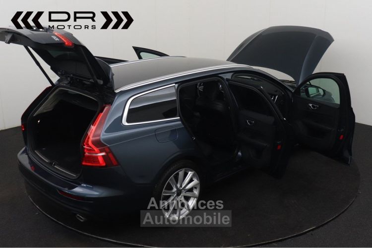 Volvo V60 D3 MOMENTUM - LEDER LED NAVI MIRRORLINK KEYLESS ENTRY TREKHAAK - <small></small> 27.495 € <small>TTC</small> - #10