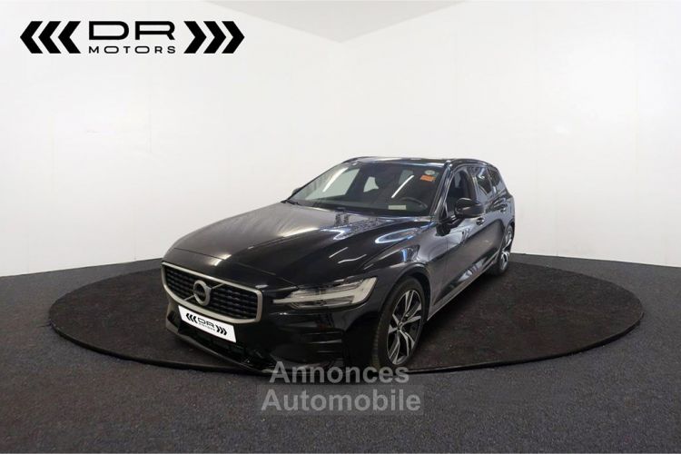 Volvo V60 D3 R DESIGN - LEDER LED MIRROR LINK - <small></small> 23.495 € <small>TTC</small> - #1