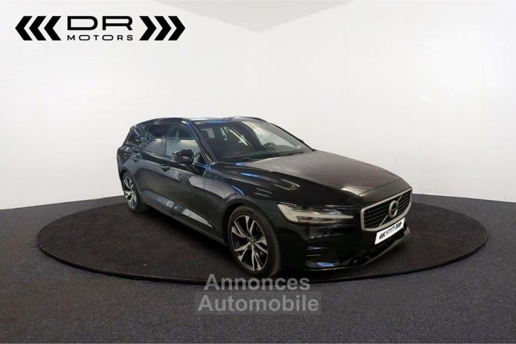 Volvo V60 D3 R DESIGN - LEDER LED MIRROR LINK - <small></small> 23.495 € <small>TTC</small> - #4