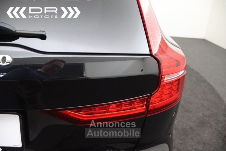 Volvo V60 D3 R DESIGN - LEDER LED MIRROR LINK - <small></small> 23.495 € <small>TTC</small> - #44