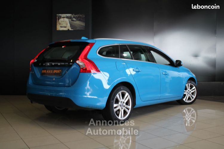 Volvo V60 D4 163 SUMMUM GEARTRONIC Garantie 12M P&MO - <small></small> 10.980 € <small>TTC</small> - #2