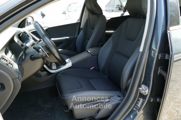 Volvo V60 D4 181 Ch MOMENTUM GEARTRONIC BVA - <small></small> 11.990 € <small>TTC</small> - #13