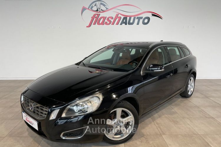 Volvo V60 D5 2.4 TDi GEARTRONIC 205cv-BVA-2011 - <small></small> 7.900 € <small>TTC</small> - #1