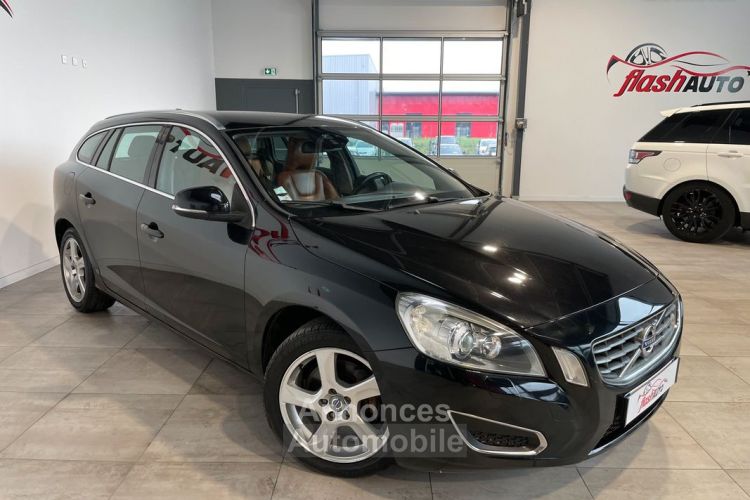 Volvo V60 D5 2.4 TDi GEARTRONIC 205cv-BVA-2011 - <small></small> 7.900 € <small>TTC</small> - #2