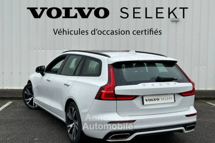 Volvo V60 T8 Twin Engine 303 ch + 87 Geartronic 8 R-Design - <small></small> 33.990 € <small>TTC</small> - #4